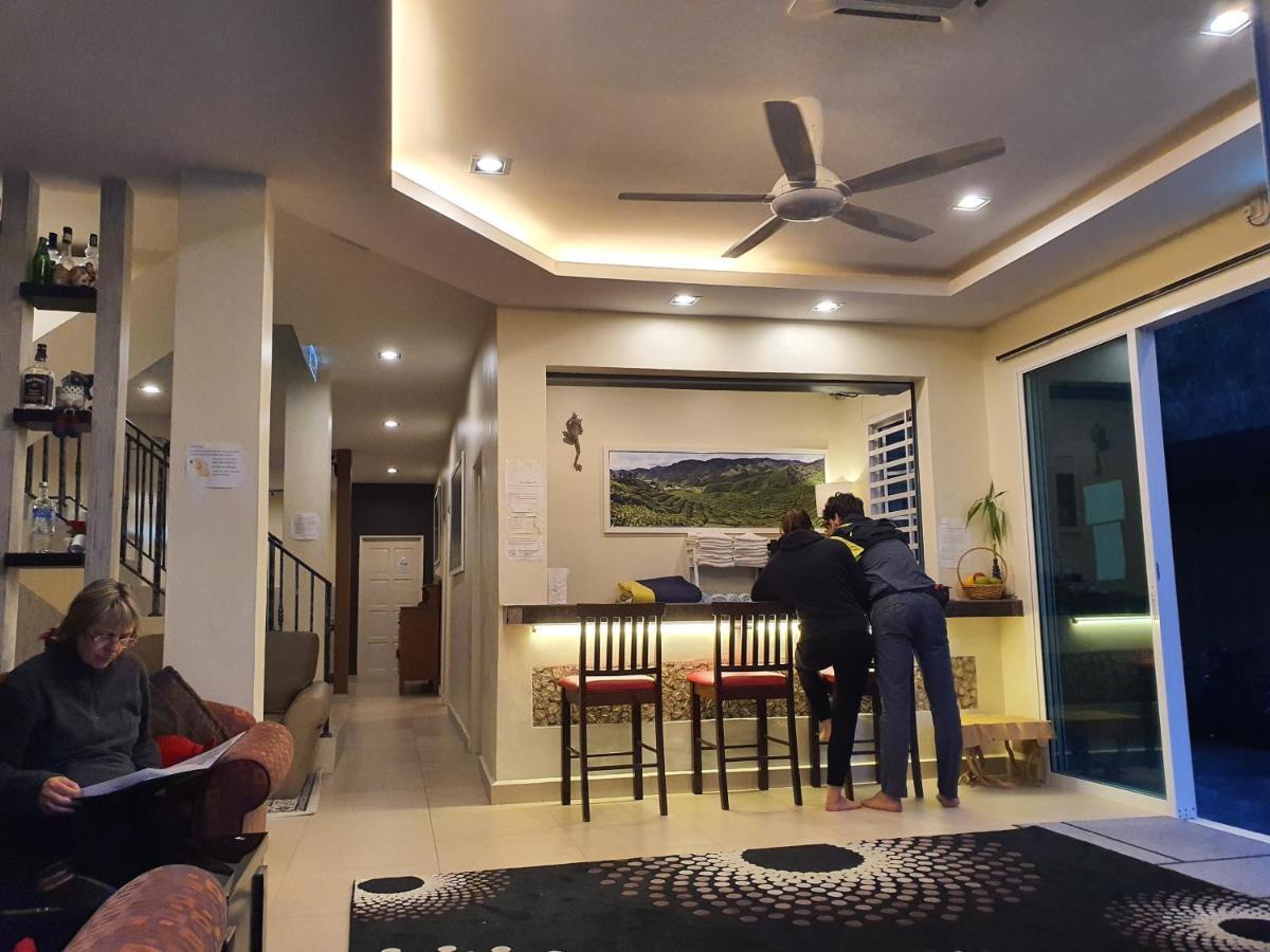 Fathers Guesthouse Bungalow Камерон-Хайлендс Экстерьер фото